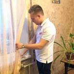 Молодогвардейцы и сторонники «Единой России» в Луховицах провели уборку в квартире инвалида-колясочника