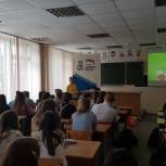 Студенты - медики провели для школьников лекции о здоровом питании