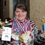 Спортсменка-колясочница поблагодарила за помощь руководителя Общественной приемной Анатолия Сухова