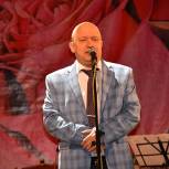 Андрей Горун и Евгений Смольников поздравили жительниц Сасова