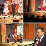 Единороссы Жуковского района поздравили женщин с 8 марта