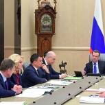 Медведев утвердил план развития нефтегазохимического комплекса до 2025 года