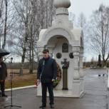 Псковские партийцы почтили память героя, закрывшего собой пулеметную амбразуру