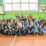 Детский спорт: вручение спортивного инвентаря 