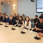 Молодогвардейцы северо-востока реализуют просветительский проект для молодежи