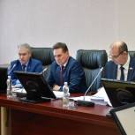 Депутаты-члены фракции партии «Единая Россия» еще раз рассмотрели вопросы предстоящей сессии