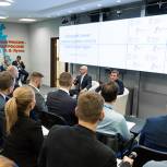 Кириенко рассказал слушателям «Политлидера» «Единой России» о качествах успешного политика