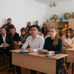 «Единая Россия» настроила телемост между школьниками Севастополя и Москвы