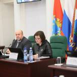 В Хворостянском районе вручили  5 партбилетов новым членам Партии "ЕДИНАЯ РОССИЯ"