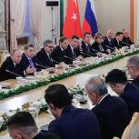 Путин выступает за дальнейшую отмену ограничений в торговле с Турцией
