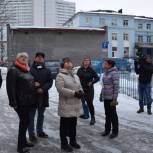 В Мурманске партийцы организовали мониторинг уборки снега во дворах