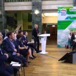 «Единая Россия» передаст Медведеву конкретные предложения форума «Чистая страна»