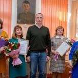 Депутат Госдумы вручил диплом лауреату всероссийского конкурса среди школьных музеев