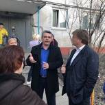 Октябрьский район: Александр Стрельников провел встречу с жителями улицы Рахманинова
