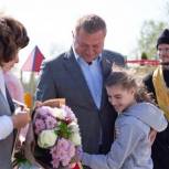 Александр Ярошук подарил поселку Крылово Правдинского района многофункциональную детскую спортивную площадку