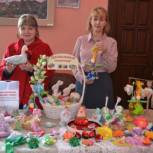 В Почепе участницы предварительного голосования организовали благотворительную выставку «Пасхальный сувенир»