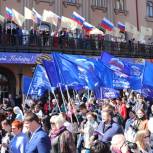 Сотни партийцев и сторонников «Единой России» пришли на первомайское шествие в Саратове