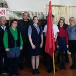 Калининской школе передана копия Знамени Победы