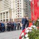 Партийцы возложили цветы к Могиле Неизвестного Солдата