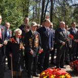 Депутаты почтили память воинов, умерших от ран в госпиталях города Чебоксары в годы Великой Отечественной войны