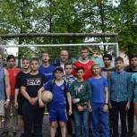 Депутат Брянской областной Думы помог обустроить футбольное поле в Новозыбкове