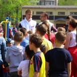 Участники предварительного голосования организовали праздник для детей в Биробиджане