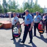 В Большой Глушице 74 годовщину Великой Победы отметили митингом и легкоатлетической эстафетой