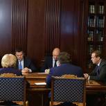 Премьер-министр поручил проанализировать меры безопасности в школах