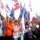 Члены "Единой России" и "МГЕР" приняли участие в праздновании 9 мая в Кирове