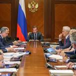 Необходимо ускорить подключение сельских школ к высокоскоростному интернету - Медведев