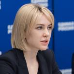 Аршинова направила в Правительство РФ пакет предложений для включения в программу «Земский учитель» 