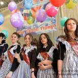 Депутаты-единороссы Сосногорска поздравили выпускников с окончанием школы