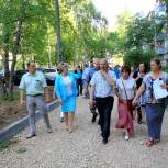 Наталья Смотракова проверила сроки и качество ремонтных работ на придомовых территориях в Автозаводском районе 