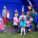 В Савелках соседи познакомились за чашечкой чая