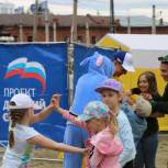 В День защиты детей при поддержке партпроекта «Детский спорт» в Барнауле прошел фестиваль «Мир детства»
