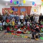 Депутат Народного Собрания РД Мухтарпаша Умаханов посетил детей с ограниченными возможностями Казбековского района