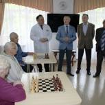 Депутаты навестили ветеранов, проходящих лечение в госпитале