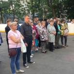 Партийцы подняли проблему уборки мусора во дворах Железнодорожного района Ульяновска