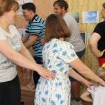 Единороссы угощали первомайцев любимыми пирогами Пушкина