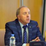 Виктор Рейн вручил командирам студотрядов путевки на «Целину-2019»