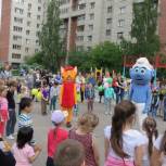В Ленинском районе открыли детскую площадку при помощи депутатов-единороссов