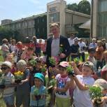 Партийцы Ессентуков пригласили жителей поучаствовать в цветочном флешмобе