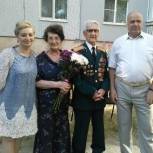 Брянские партийцы поздравили ветерана с днем рождения