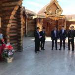 Во Владивостоке открыли мемориальную доску в честь визита Ким Чен Ына