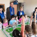 Партийцы Реутова провели конкурс «Стань заметным на дороге»