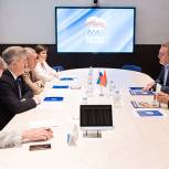 «Единая Россия» провела консультацию с представителями белорусского общественного объединения «Белая Русь»