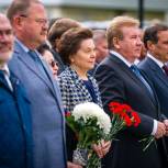 В Югре почтили память Владимира Петухова