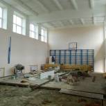 В Арде ремонтируют школьный спортзал 