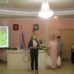 Партийцы Ельниковского района поздравили юбиляров супружеской жизни