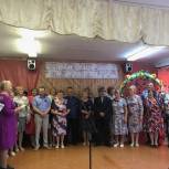 В рамках партийного проекта «Крепкая семья» Харовские единороссы приняли участие в Дне семьи, любви и верности
